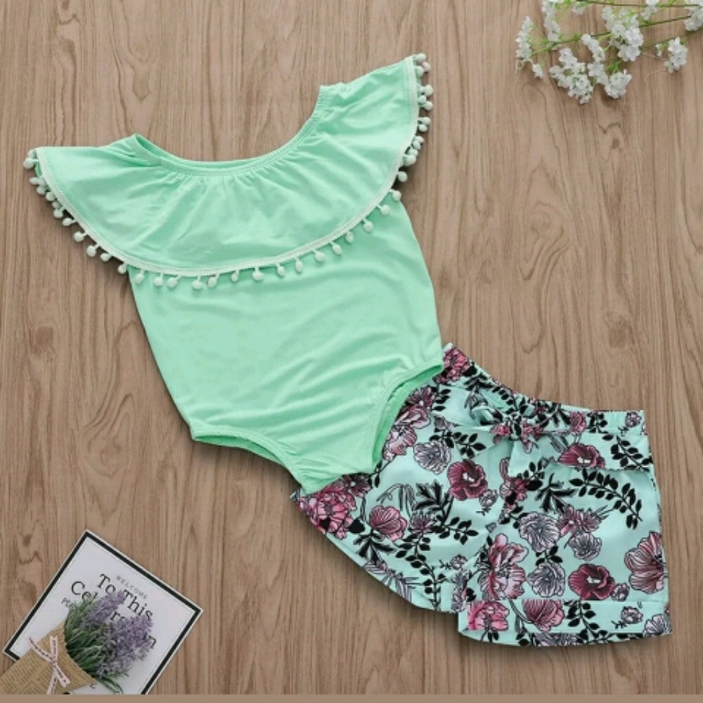 Super cute 3 piece summer outfit. - Picture 2 of 5